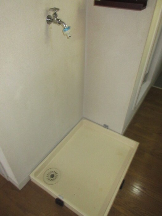 物件内観写真13　(洗濯機置場)