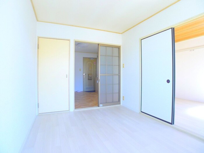 物件内観写真8　(居室)