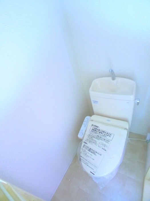 物件内観写真14　(トイレ)