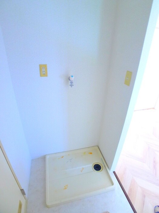 物件内観写真17　(洗濯機置場)