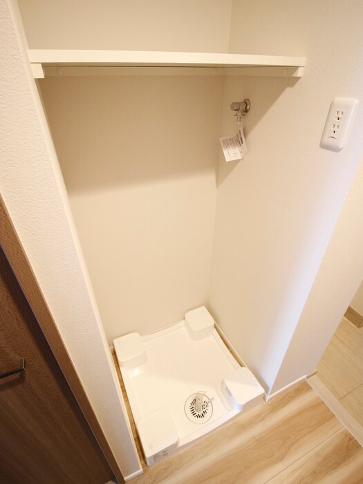 物件内観写真11　(洗濯機置場)