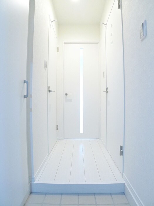 物件内観写真17　(玄関)