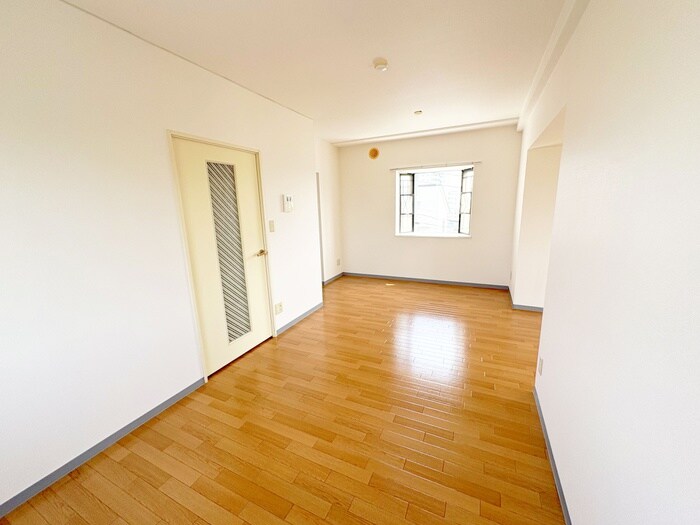 物件内観写真6　(居室)