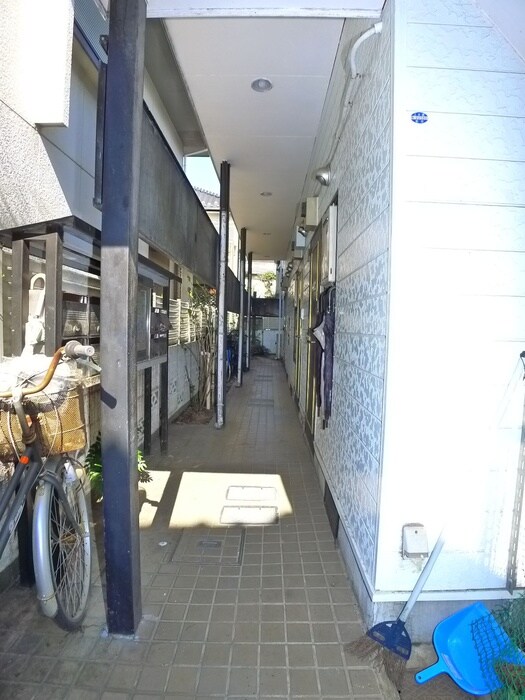 物件外観写真6　(エントランス部分)