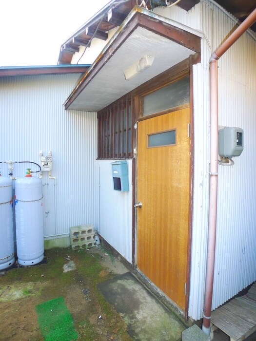 物件外観写真6　(エントランス部分)