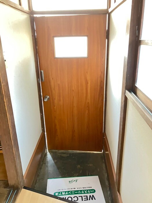 物件内観写真17　(玄関)