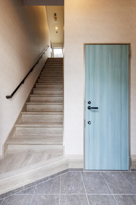 物件内観写真3　(玄関)