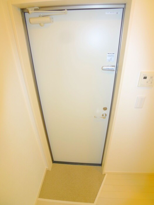 物件内観写真19　(玄関)