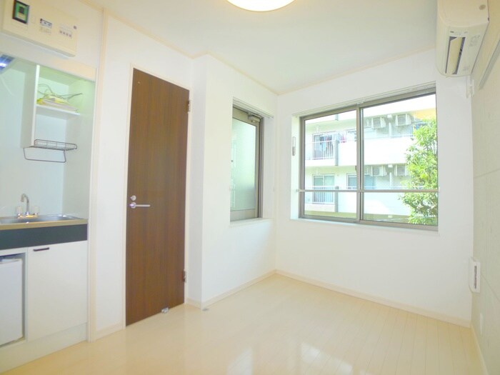 物件内観写真20　(室内からの展望)