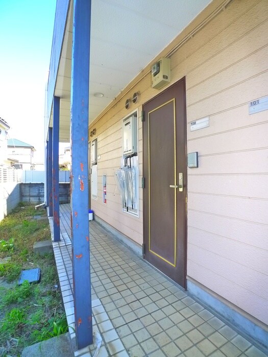 物件外観写真5　(エントランス部分)