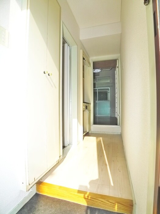 物件内観写真14　(玄関)