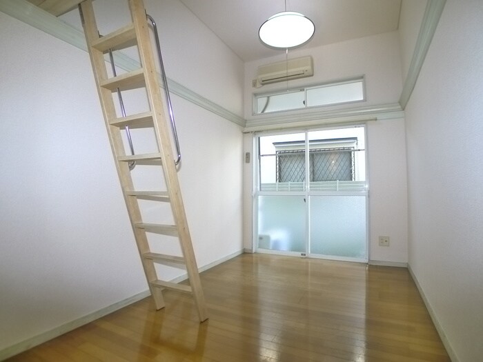 物件内観写真17　(室内からの展望)