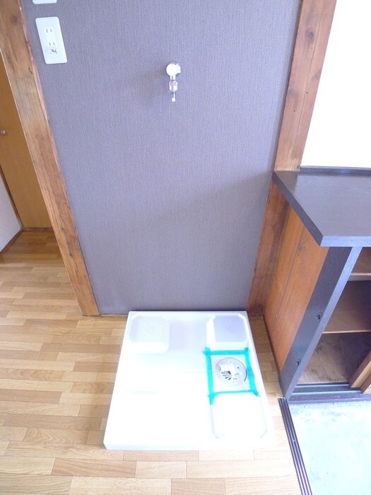 物件内観写真13　(洗濯機置場)