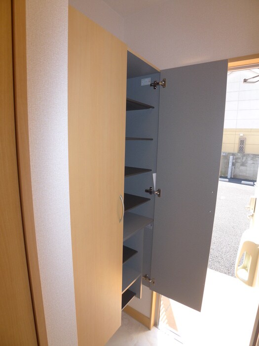 物件内観写真4　(靴箱)