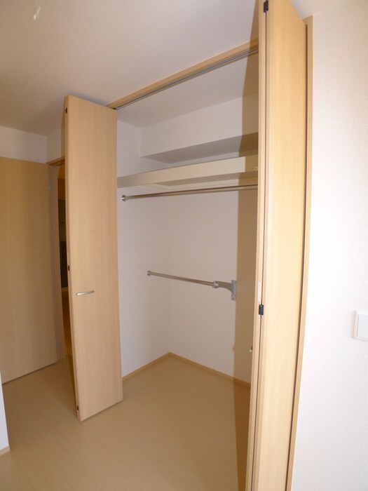 物件内観写真6　(収納)