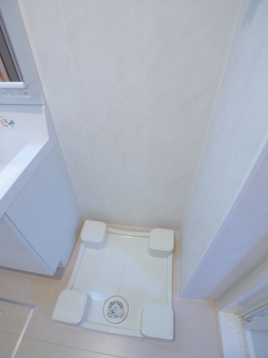 物件内観写真9　(洗濯機置場)