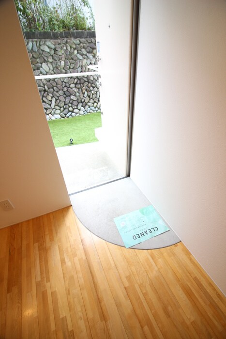 物件内観写真17　(玄関)