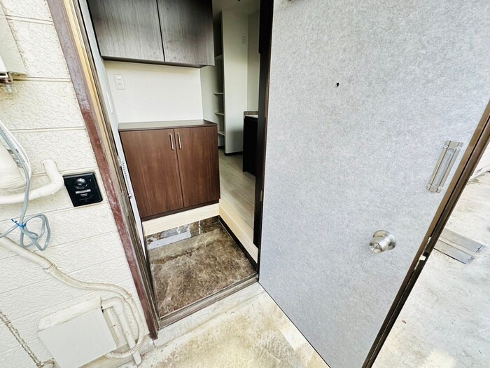 物件内観写真17　(玄関)