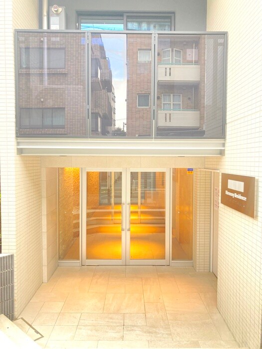 物件外観写真5　(エントランス部分)