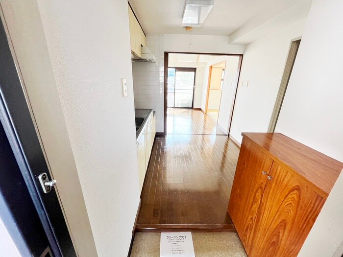 物件内観写真7　(玄関)