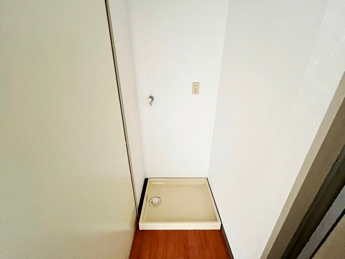 物件内観写真17　(洗濯機置場)