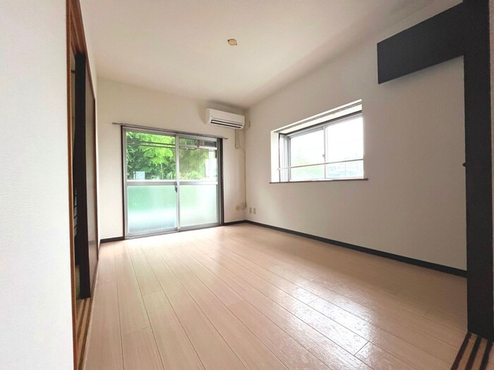 物件内観写真9　(室内からの展望)