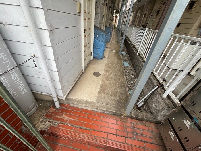 物件外観写真5　(エントランス部分)