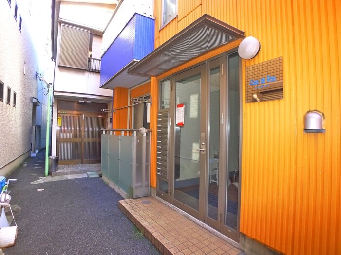 物件外観写真3　(エントランス部分)