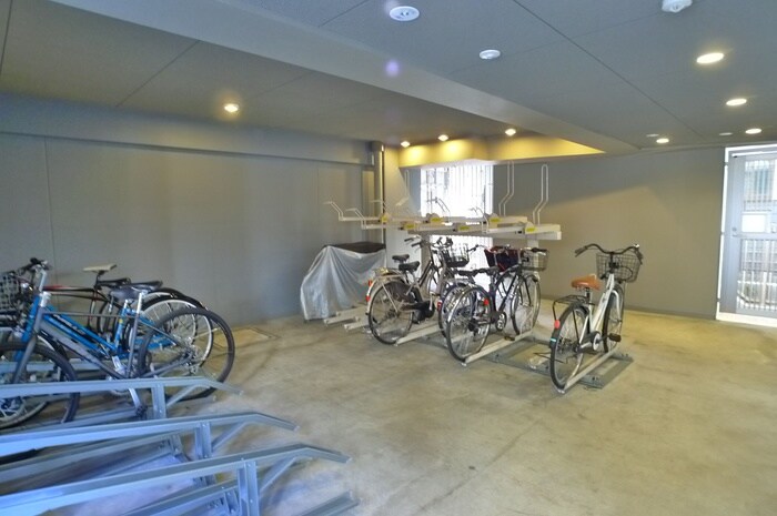 物件外観写真5　(駐輪場)