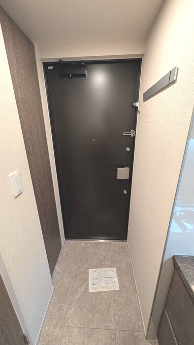 物件内観写真8　(玄関)