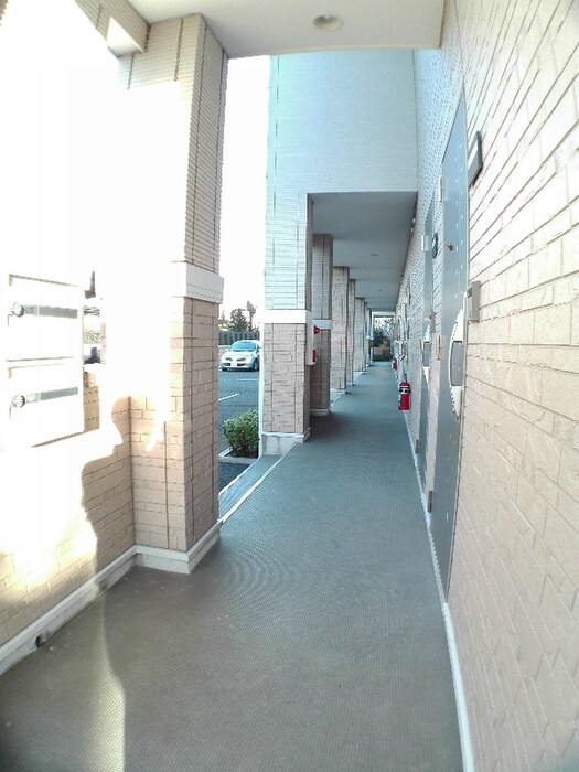 物件内観写真14　(玄関)