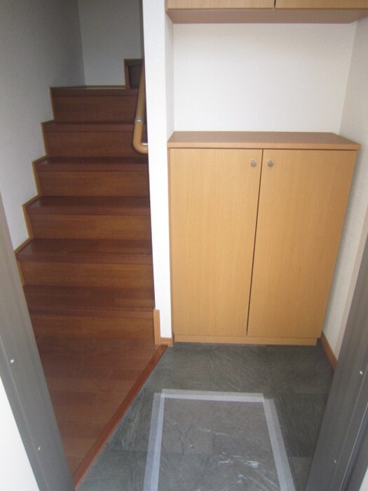 物件内観写真14　(玄関)