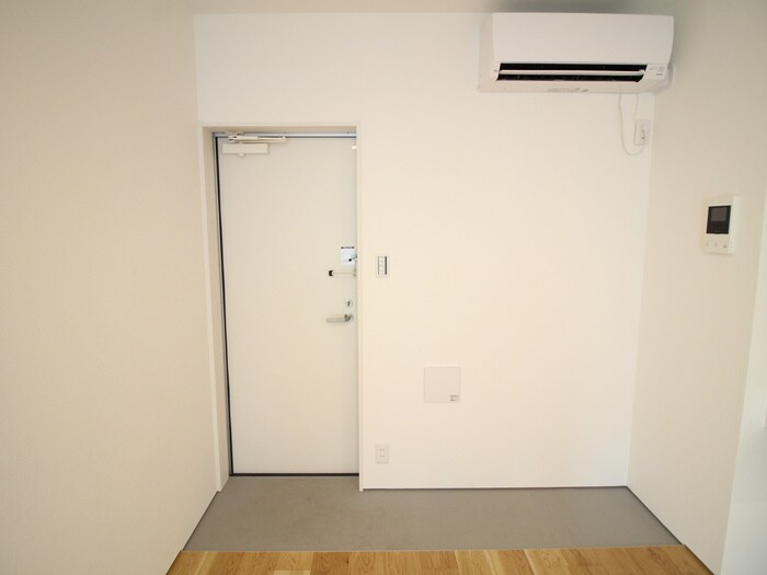 物件内観写真16　(玄関)