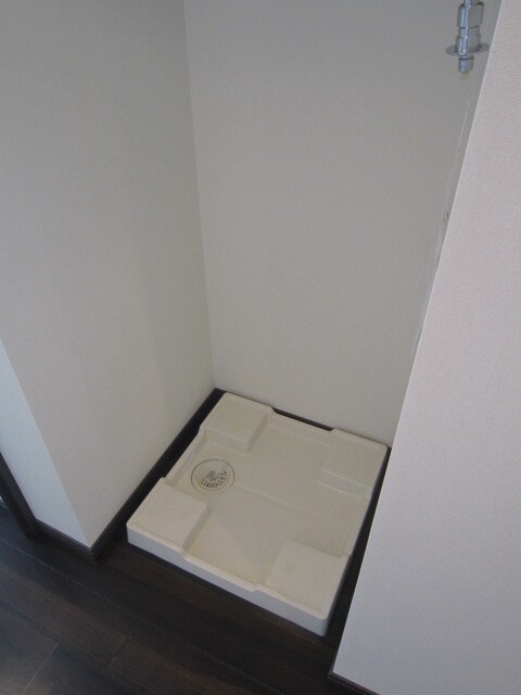 物件内観写真12　(洗濯機置場)