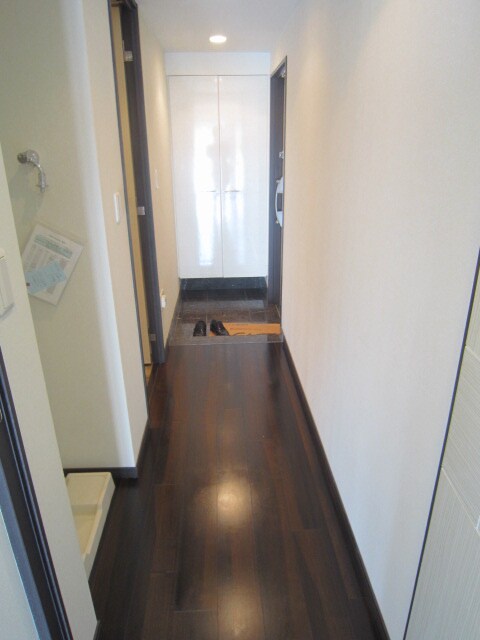 物件内観写真13　(廊下)