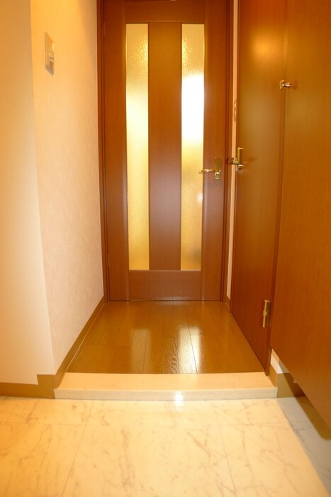物件内観写真7　(玄関)