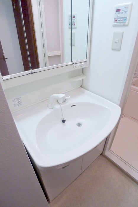 物件内観写真9　(洗面)