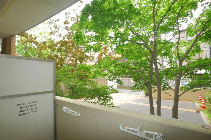 物件内観写真21　(室内からの展望)