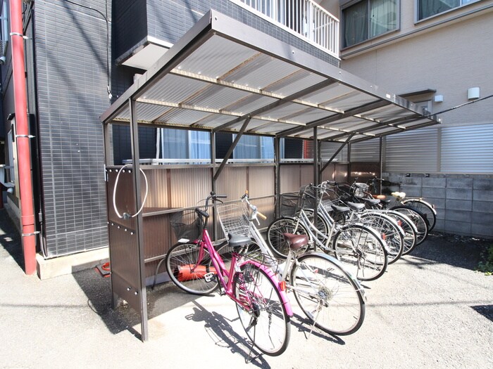 物件外観写真2　(駐輪場)