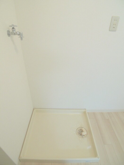 物件内観写真14　(洗濯機置場)