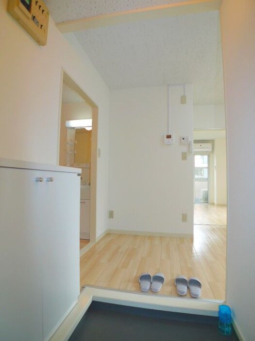 物件内観写真22　(玄関)