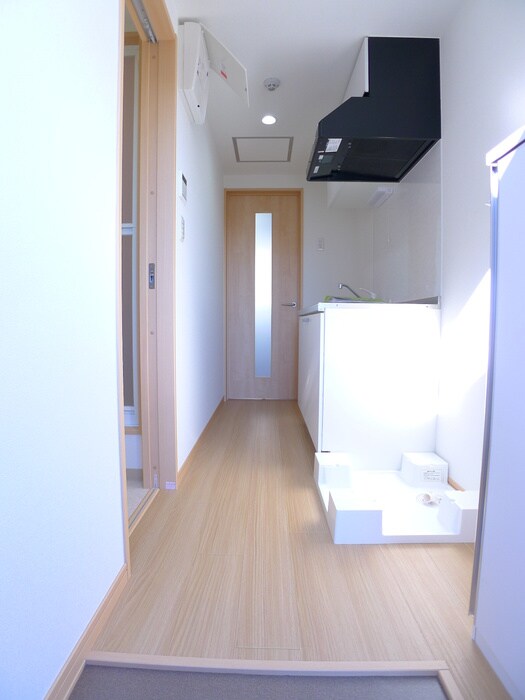 物件内観写真11　(玄関)