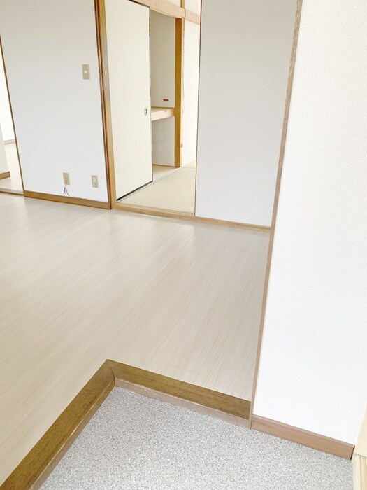 物件内観写真13　(玄関)