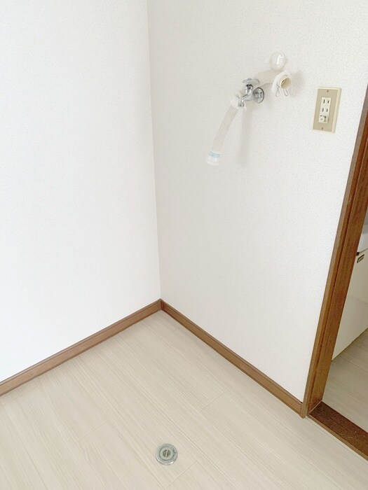 物件内観写真17　(洗濯機置場)