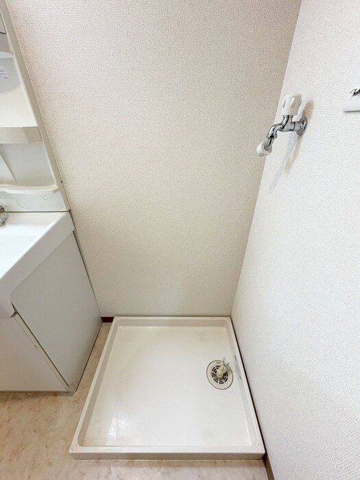 物件内観写真12　(洗濯機置場)