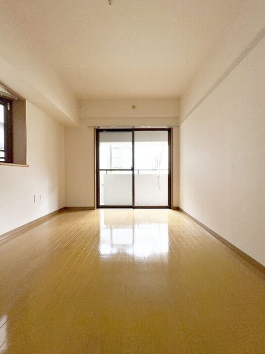 物件内観写真15　(室内からの展望)