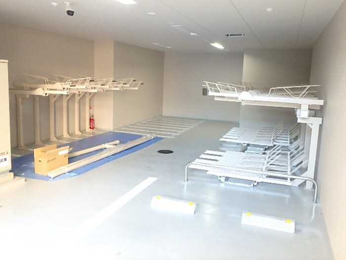 物件外観写真3　(駐輪場)