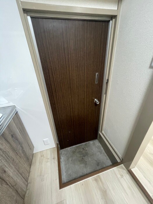 物件内観写真17　(玄関)