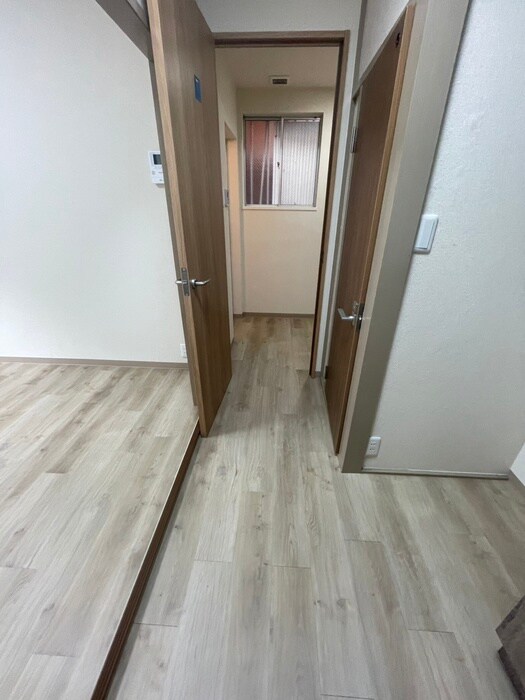 物件内観写真18　(廊下)