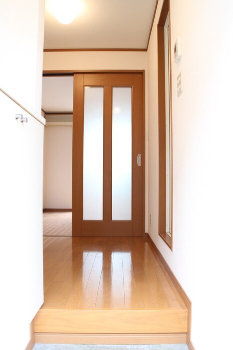 物件内観写真10　(玄関)